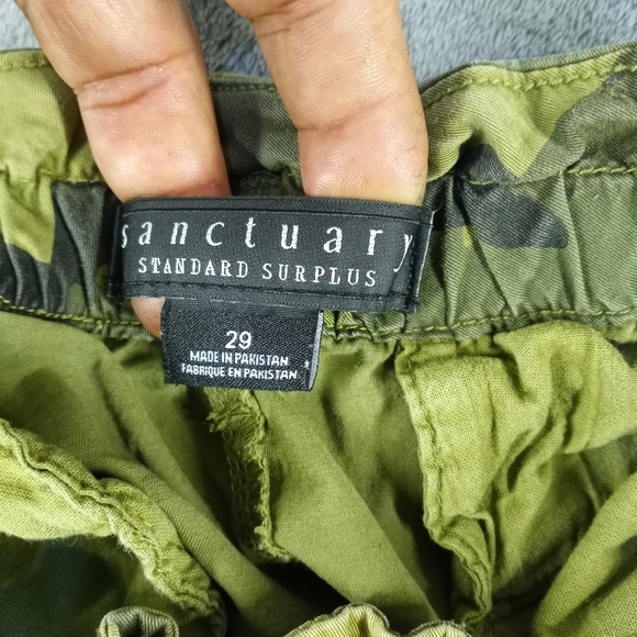 Sanctuary Standard Surplus Camo Utility Shorts Size 29 Green Military - Picture 10 of 16